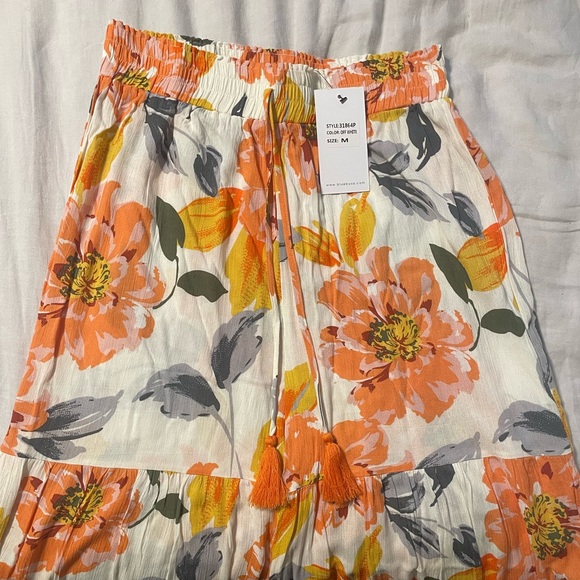 NWT Blue B. Floral Print Flared Flowly Lightweight Palazzo Pants Sz M - Picture 4 of 6